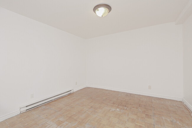 Photo - 5651 Boul Henri-Bourassa E Unit 10