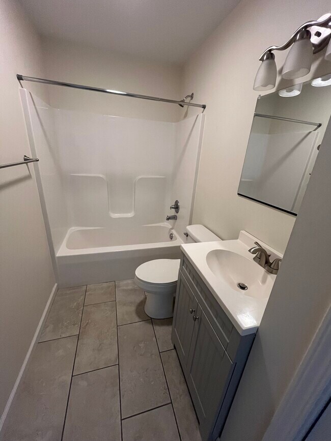 Photo - 101 Pursglove Rd Unit 99-102