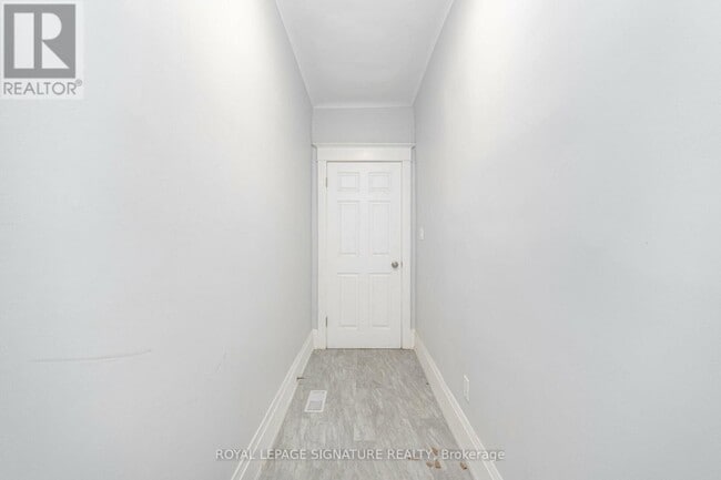 Photo - 2291 Dundas St W