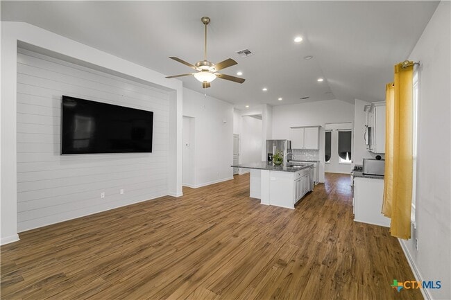 Photo - 412 Brushy Creek