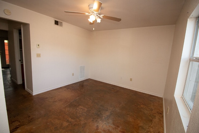 Photo - 114 Scofield Ave