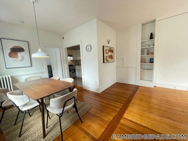 Photo - 32 Healey St