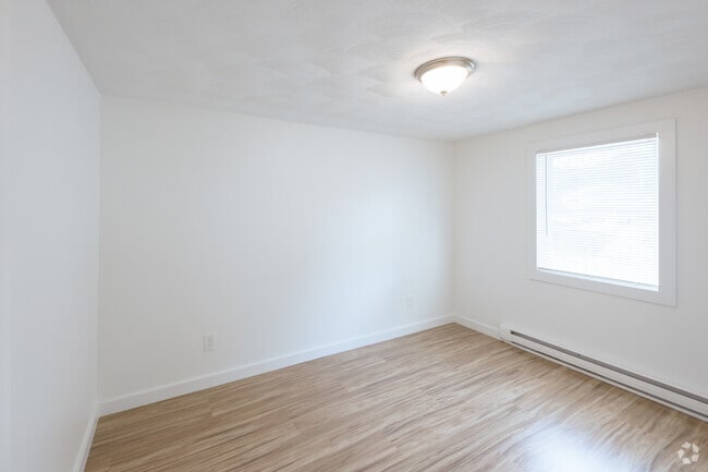 2 BR, 1 BA , 2nd Floor