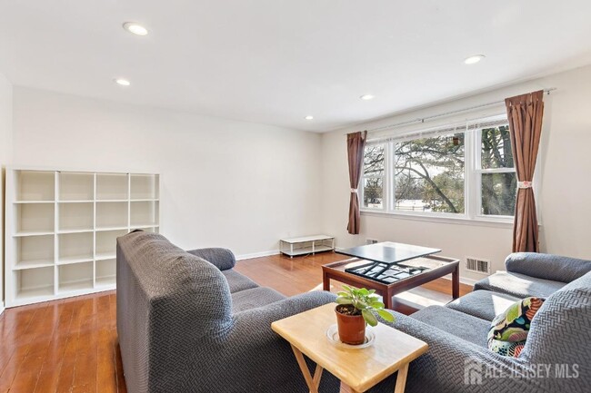 Photo - 3 Stafford Dr