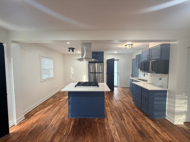 Photo - 592 Brookline St