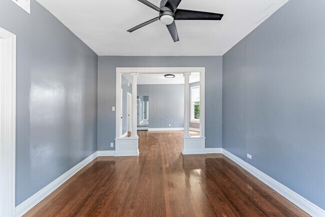Photo - 3535 W Walnut St Unit 2