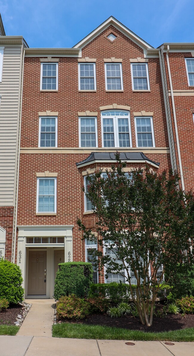 Photo - 631 Kingfisher Ave Townhome