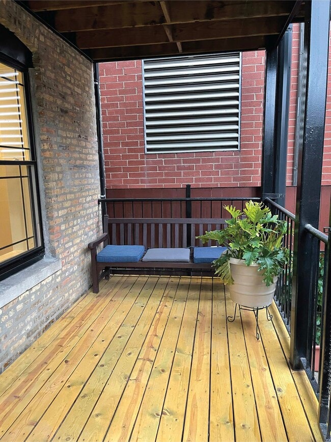 Personal deck - 2216 W Belmont Ave Apartments