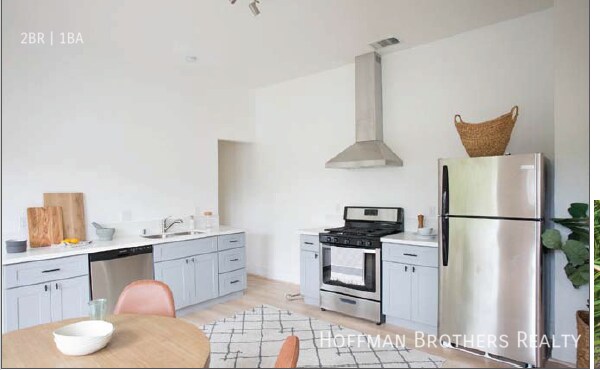 404 1/2 N Ave 54-