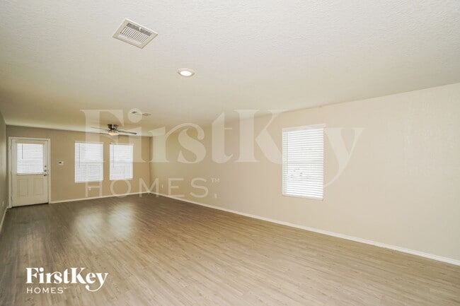 Photo - 2402 Double Oak Dr