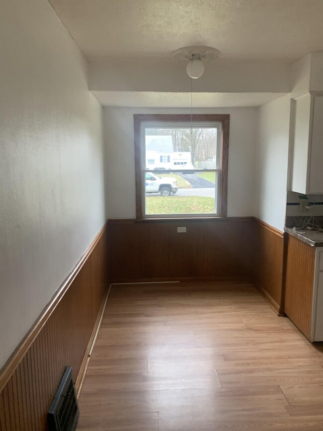 Photo - 131 Forest-Park Dr