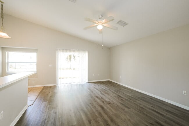 Photo - 3843 Lockridge Dr