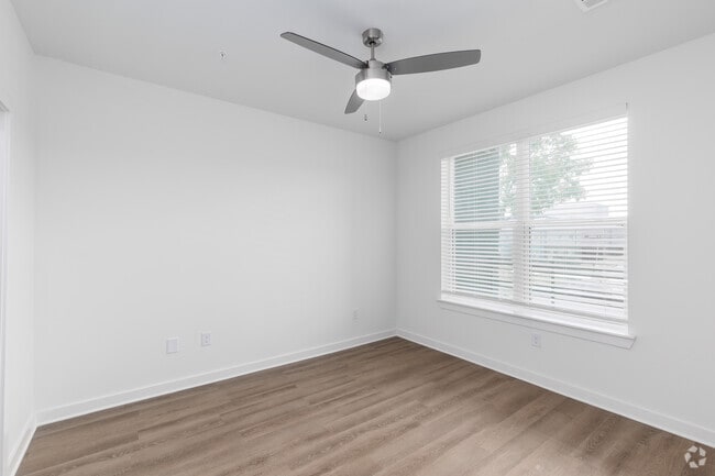 2BR, 2BA - 2B - 998SF - Bedroom