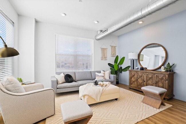 Photo - 210 Emery St