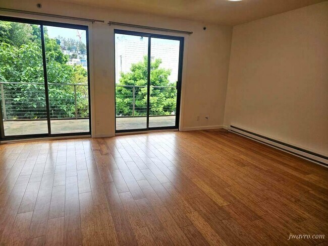 Photo - 461 Belvedere St