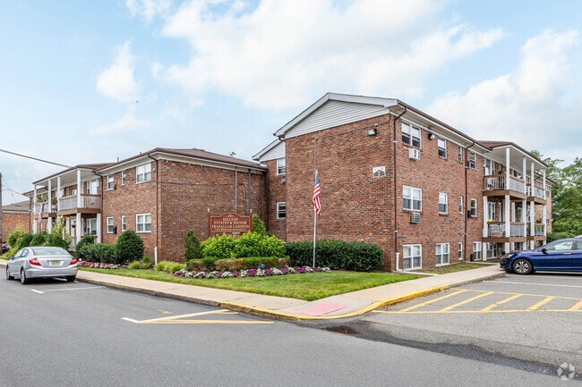 Building Photo - Hilltop Manor & Estates Rental