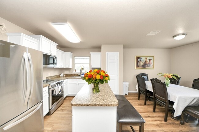 Photo - 5623 Straight Way