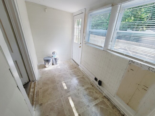 Building Photo - 2 bedroom in the heart of Gastonia Rental