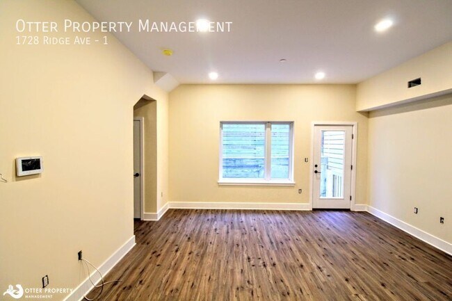 Photo - 1728 Ridge Ave Unidad 1