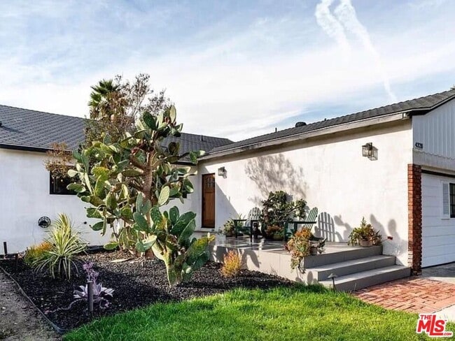 Photo - 4328 Edenhurst Ave