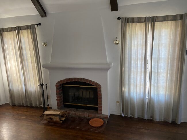 Photo - 10343 Dunkirk Ave Unit ENGLISH COTTAGE