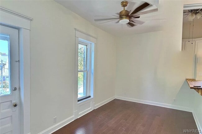 Photo - 54 3rd St