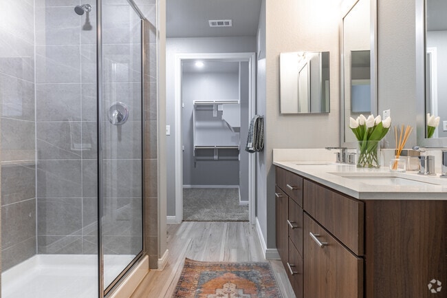 1BR, 1BA - 777SF - Bathroom