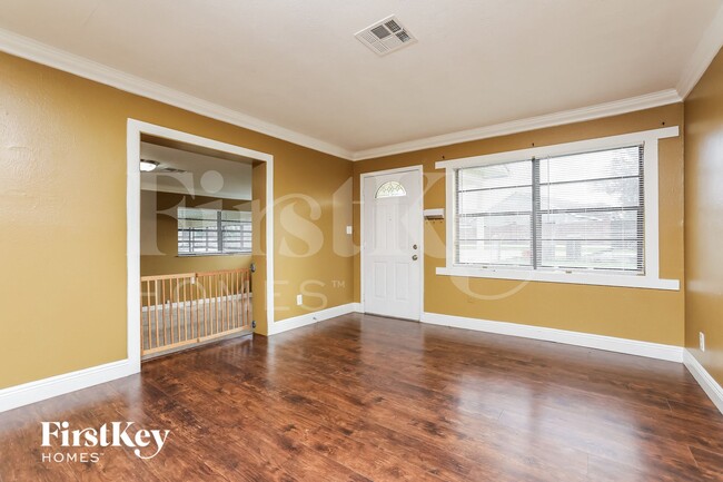 Photo - 1228 Helen St