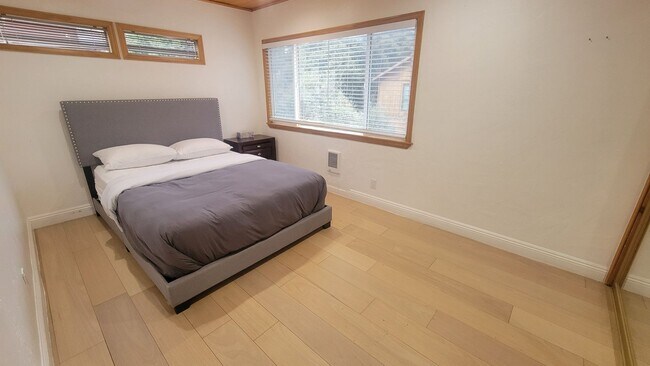 Photo - Move-In Ready 3-Bedroom Home with Deck and Mountain Setting