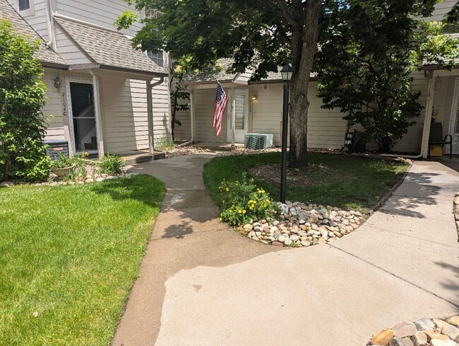 Photo - 2102 S Victor St Townhome