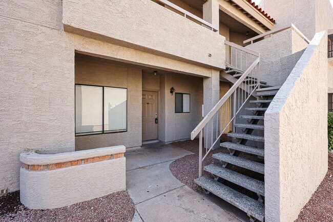 Photo - Centrally located and affordable in Woodla... Unidad 110 Rental