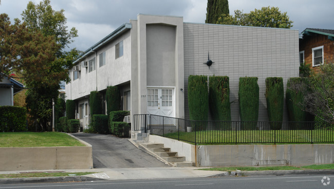 Building Photo - 253 E Glenarm St Rental