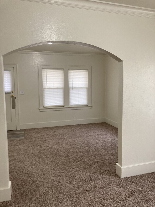 Photo - 817 W Nebraska Ave