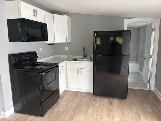Building Photo - 2207 NY-302 Unit 1 bedroom