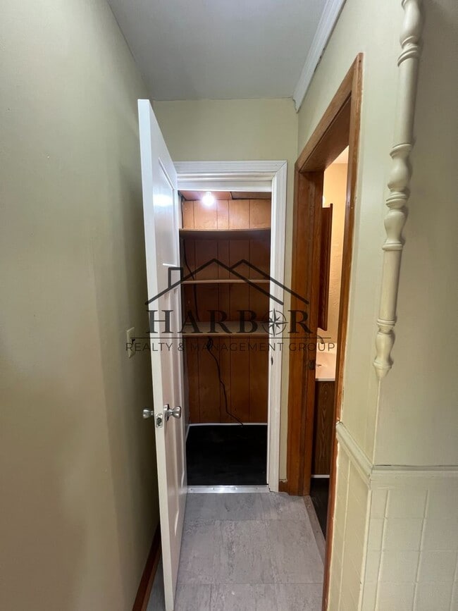 Photo - 1/2 Off first full month of rent!