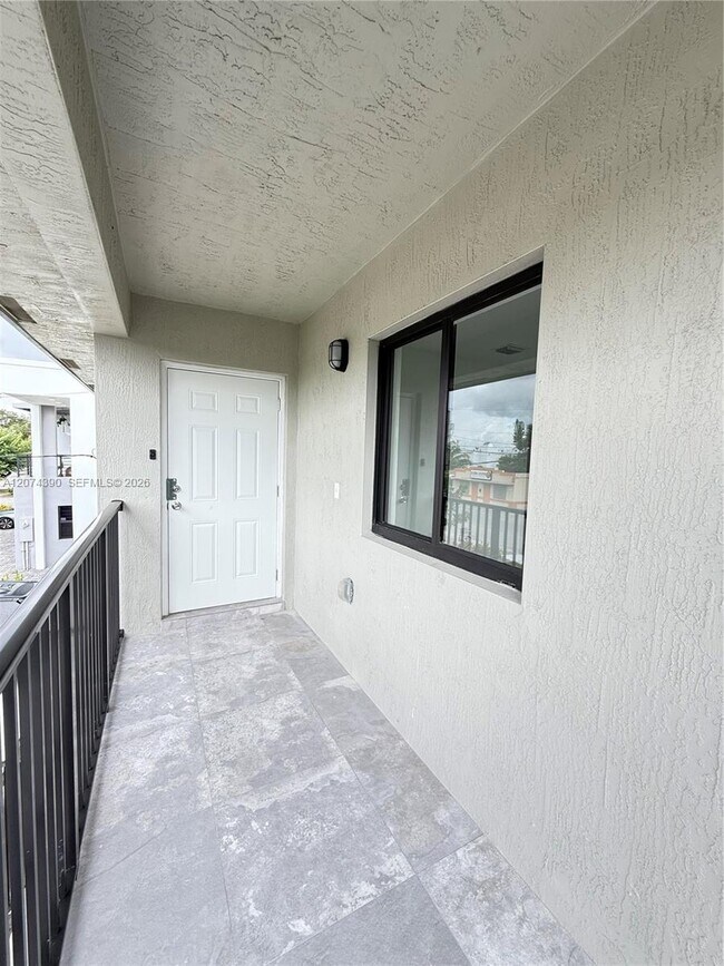 2057 Washington Ave Unit 2