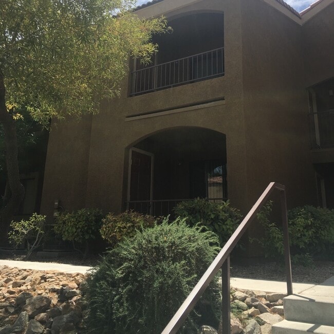 Photo - Stylish Upgraded One-Bedroom Condo in a Ga...