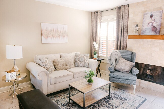 Photo - 217 Clearview Pkwy Unidad D