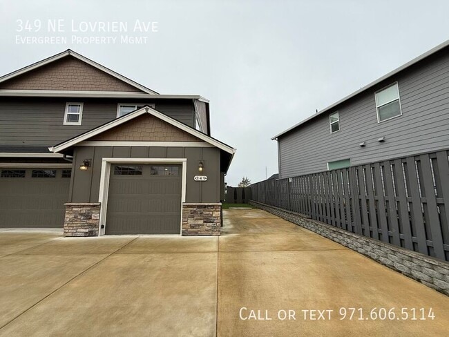 Building Photo - 349 NE Lovrien Ave