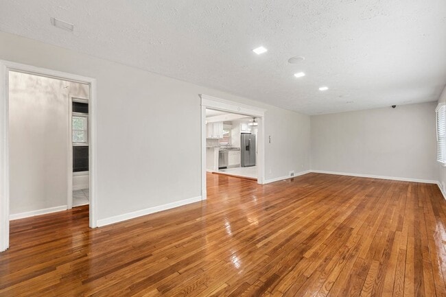 Photo - 2229 Beecher Cir SW