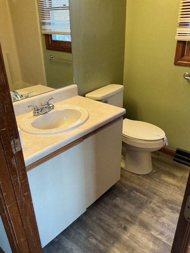 Photo - 3 bed 1/5 bath Townhome available