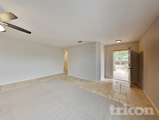 Photo - 4000 Sapphire Ln