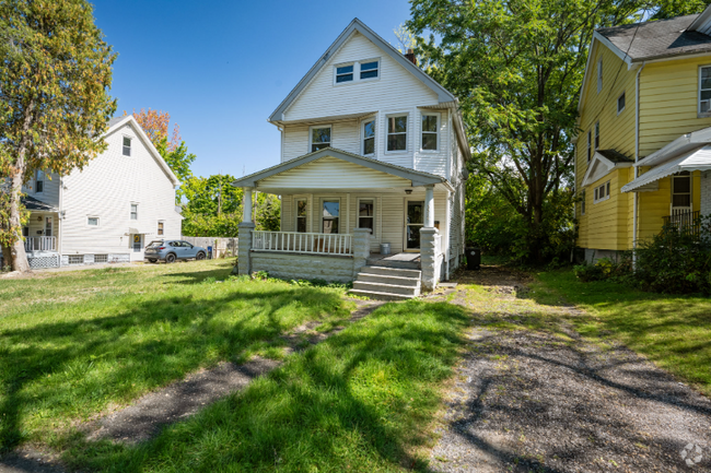 Building Photo - 3313 E 121st St Rental