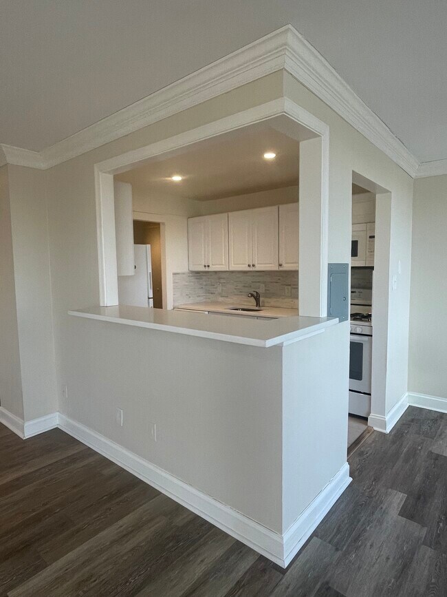 Photo - Parliament House Apts