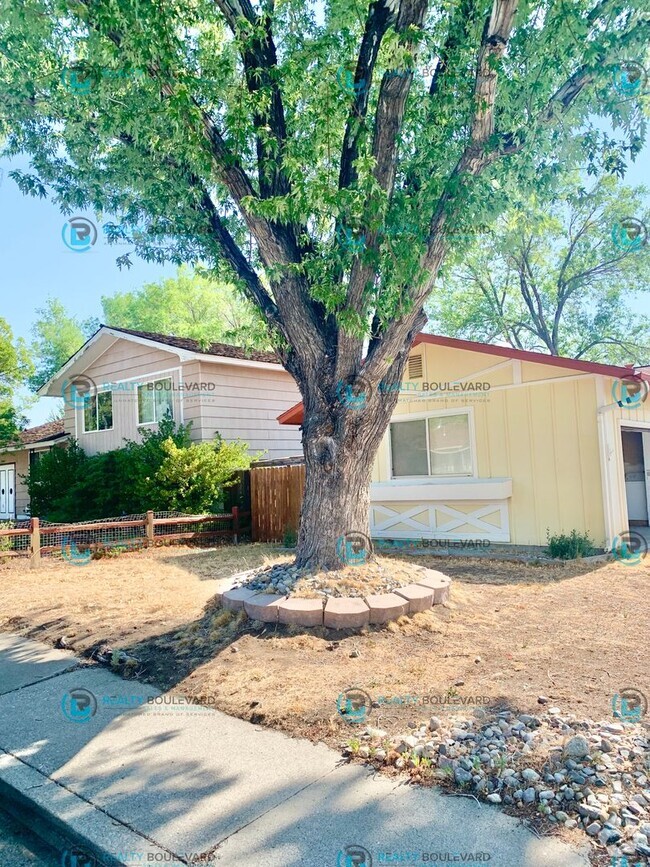 Building Photo - Charming 3-Bedroom Home Near McCarran – Gr...