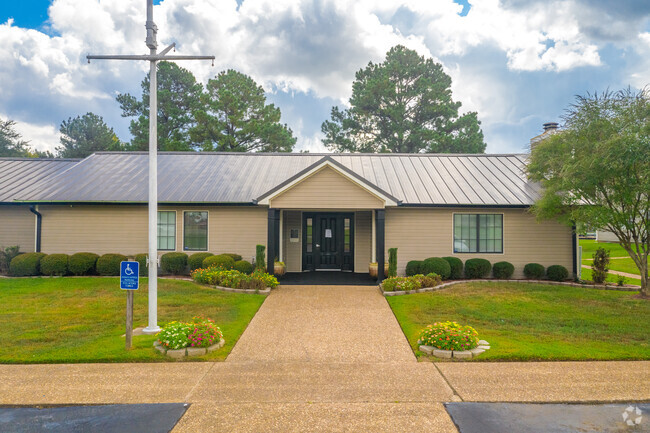 Leasing Office - Salem Village Apartments