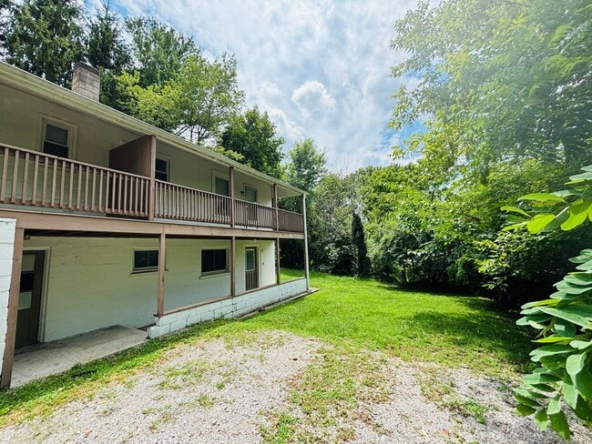 Photo - 3 Bedroom 1 Bath Duplex