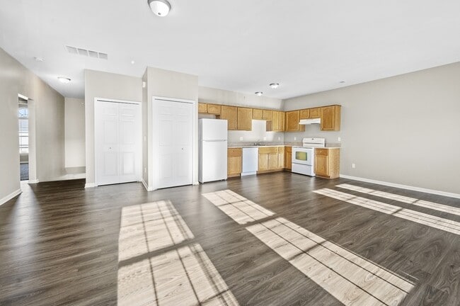 Photo - Towne Center Flats - 14100 Webster Dr.