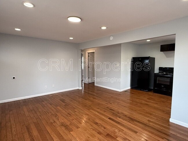 Photo - 1001 E Broadway St