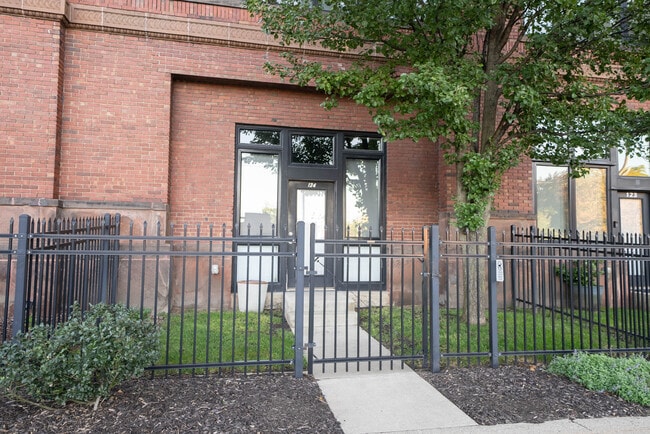 Main entrance - 600 Broadway Ave NW Unit 124